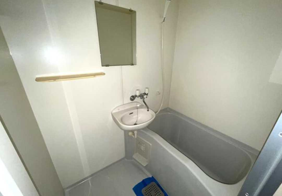 アヴニール駒沢　最上階　南西角部屋　バストイレ別の浴室