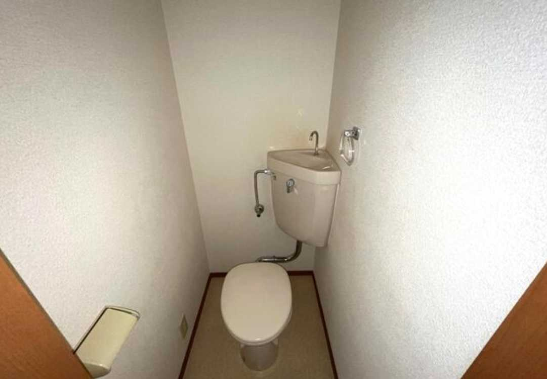 アヴニール駒沢　最上階　南西角部屋　バストイレ別のトイレ