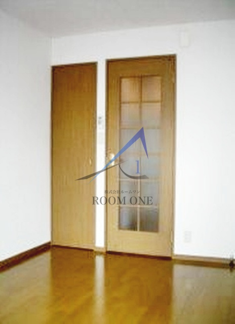 メゾンマレヴォワールの居間・リビング|洋室のお部屋です。