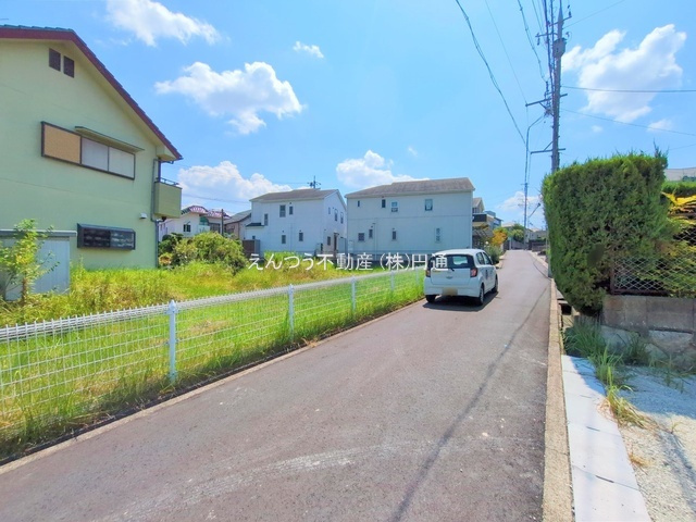 光が丘2丁目の前面道路含む現地写真