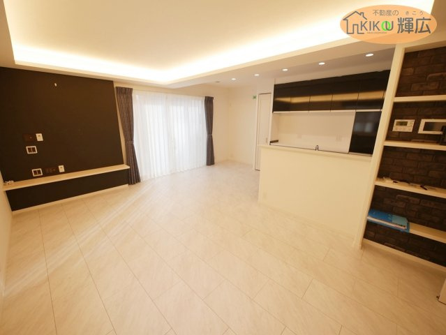【居間・リビング】 | 加古郡播磨町東本荘2丁目　中古戸建