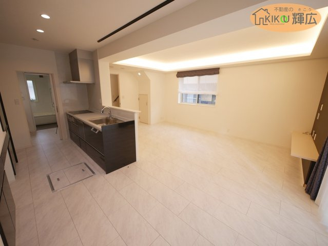 【居間・リビング】 | 加古郡播磨町東本荘2丁目　中古戸建