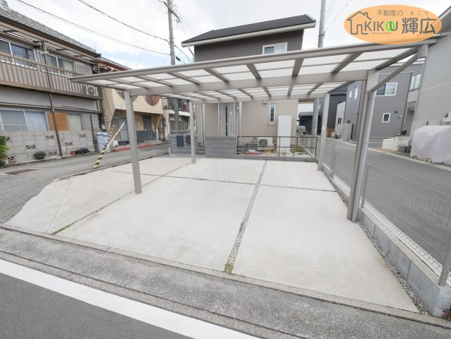 加古郡播磨町東本荘2丁目　中古戸建の駐車場