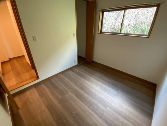 リアライズ箕岡の居間・リビング