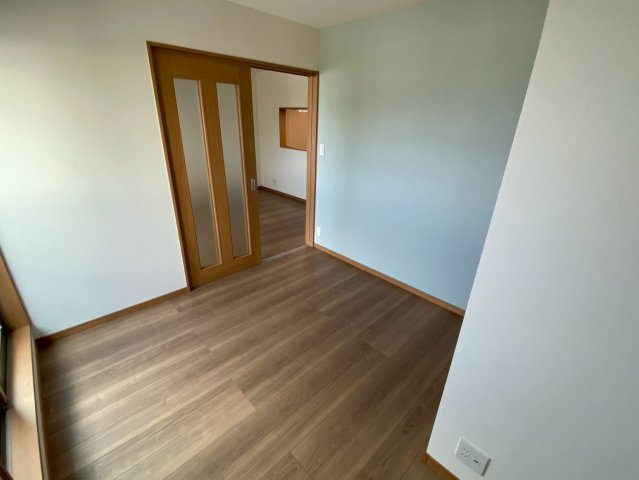 リアライズ箕岡の居間・リビング