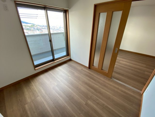 リアライズ箕岡の居間・リビング