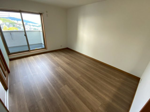 リアライズ箕岡の居間・リビング