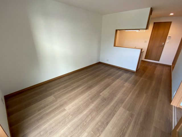 リアライズ箕岡の居間・リビング