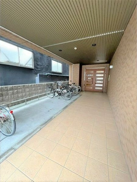 エレガンスレイヴのエントランス