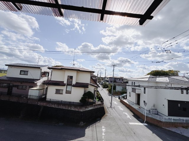 宇都宮市城南1丁目 中古戸建の展望|〇バルコニー〇
バルコニーからの眺望です。程よくお隣と距離がありますので、プライバシーも保てます。
※2025年10月撮影