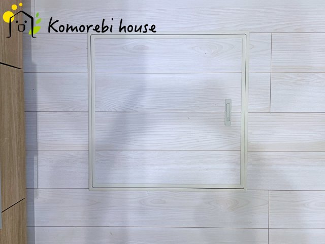 蓮田市西新宿3丁目　新築一戸建て　ブルーミングガーデン　01の内装|普段はしまっておきたい非常食や季節家電を、足元にすっきり収納。生活動線を邪魔せず、いざという時サッと取り出せる頼れる床下収納です。