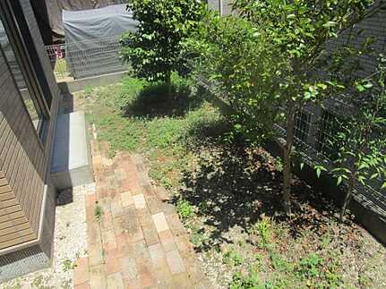 安佐南区山本新町５丁目の庭