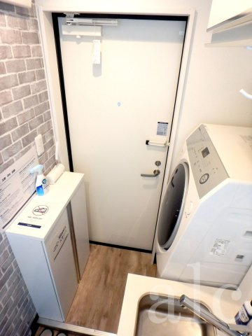 豊島区池袋３丁目の賃貸マンションの玄関|お洒落なお部屋は玄関から。コンパクトながらも機能的な配置の玄関です。