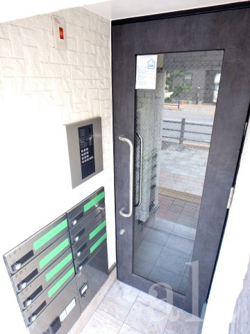 豊島区池袋３丁目の賃貸マンションのエントランス