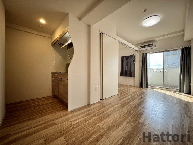 セレニテ西中島アリア弐番館の居間・リビング