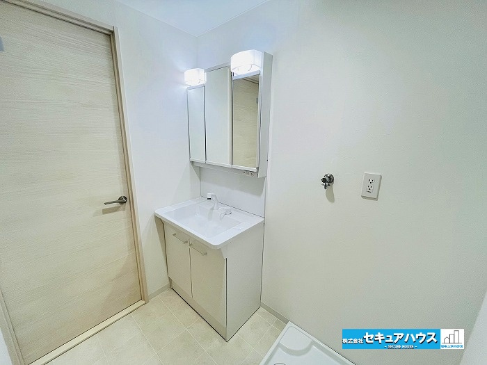 キングスコート東刈谷のその他|【フローリング】
2025年11月に床のリフォーム完了予定です。