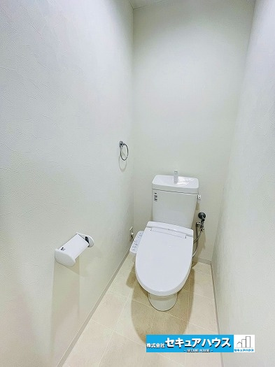 キングスコート東刈谷のトイレ|【洗浄便座】
新品交換済みです。