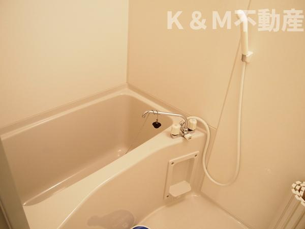 ハピネス・ナカの浴室|日々の疲れを癒すお風呂付です