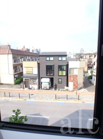 urban terrace 池袋 (アーバンテラス池袋)の展望|目の前は大きな建物などはありません。道もきれいで通勤通学のしやすい環境です。