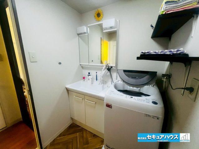 真栄マンション南舘の洋室|事前予約にて現地ご見学いただけます！お気軽にお問い合わせください♪
■株式会社　セキュアハウス■
住宅ローンに強く、知識、経験豊富なスタッフ在籍
お客様に寄り添い、ご成約後もサポート致します。