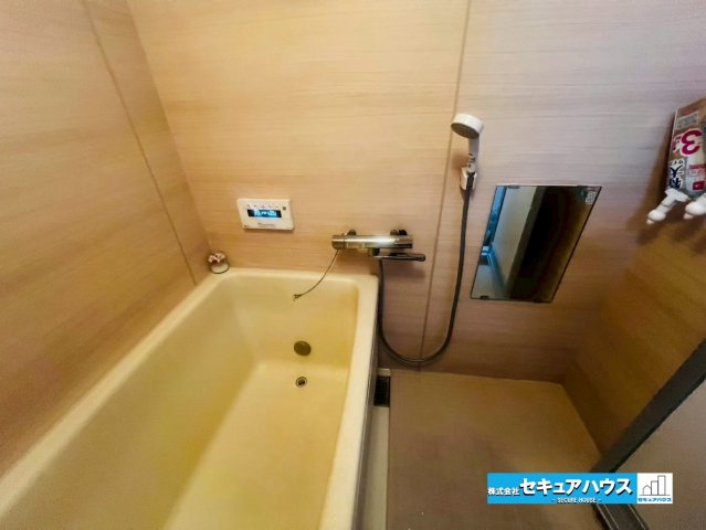 真栄マンション南舘の洋室|事前予約にて現地ご見学いただけます！お気軽にお問い合わせください♪
■株式会社　セキュアハウス■
住宅ローンに強く、知識、経験豊富なスタッフ在籍
お客様に寄り添い、ご成約後もサポート致します。