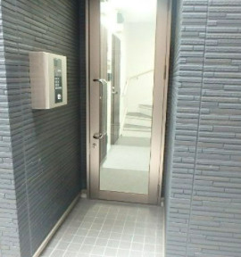 リブ町屋のエントランス