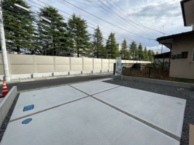 新築戸建・新築建売　郡山市富久山町福原字三斗蒔田【長期優良住宅】行健小・行健中の駐車場|並列駐車なので運転が苦手な方も安心のカースペース！