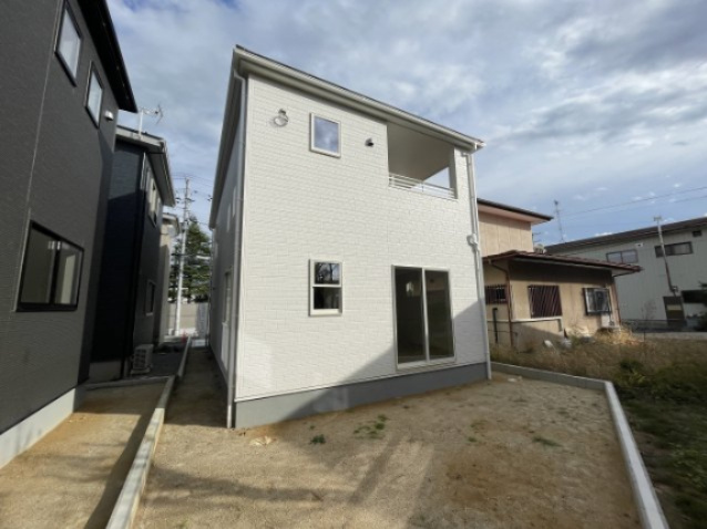 新築戸建・新築建売　郡山市富久山町福原字三斗蒔田【長期優良住宅】行健小・行健中の庭|ガーデニングと楽しんだり、物置を置いたりと自由自在に使用できるお庭付き♪