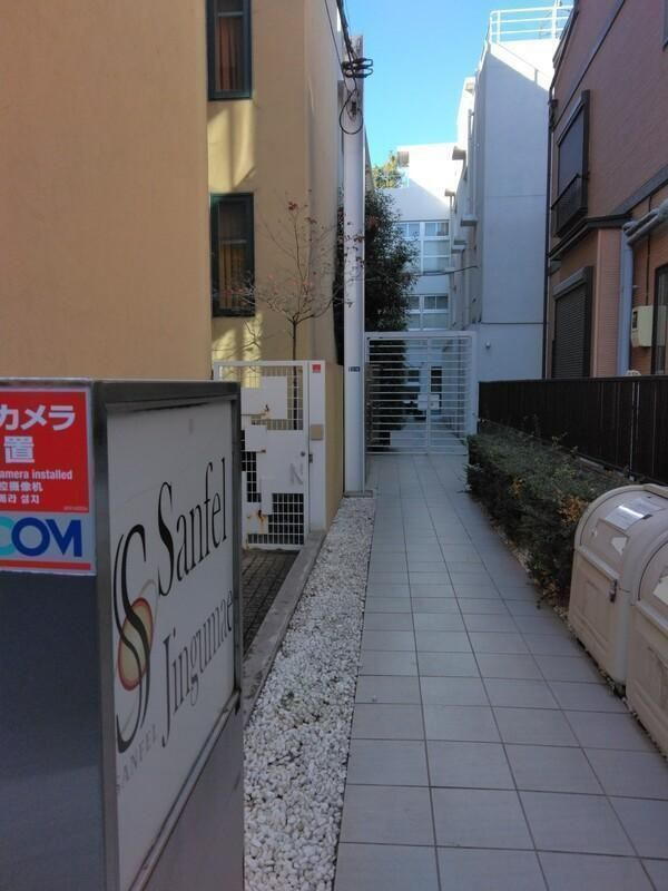 サンフェル神宮前 のエントランス