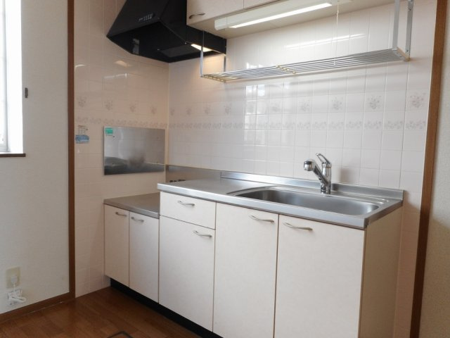 メゾン・コリーヌⅡのキッチン|収納たっぷりのキッチン