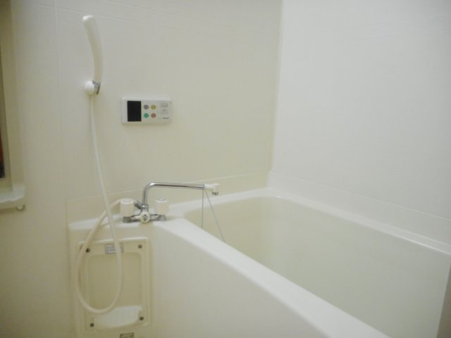 メゾン・コリーヌⅡの浴室|追い焚き機能浴室です。