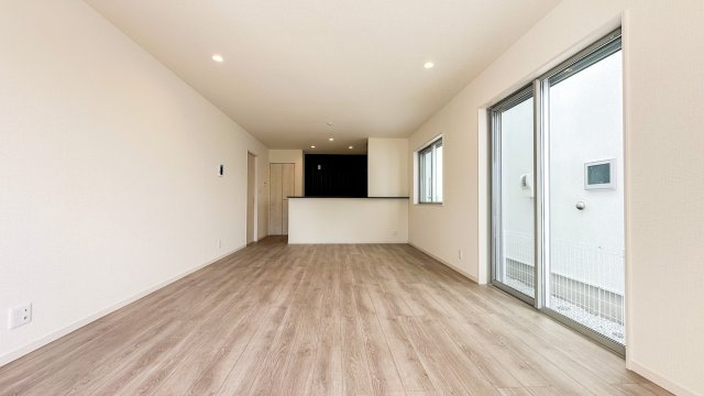 【居間・リビング】 | 綾瀬市蓼川3丁目 新築戸建  全2棟