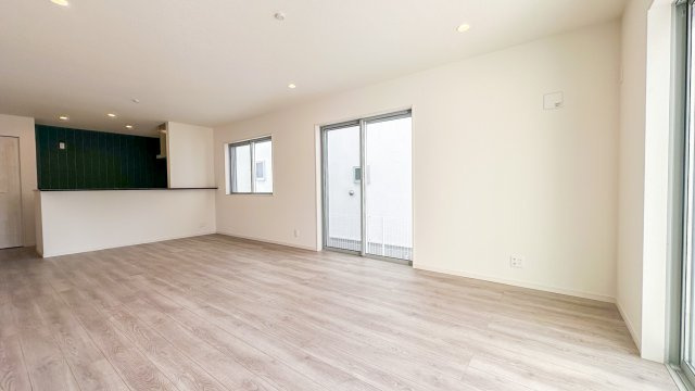【居間・リビング】 | 綾瀬市蓼川3丁目 新築戸建  全2棟