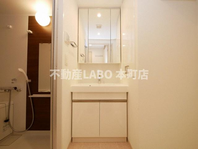 ジオエント新町の独立洗面台