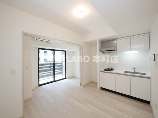 ジオエント新町の居間・リビング