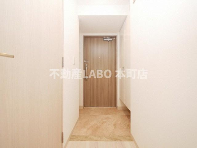 ジオエント新町の玄関