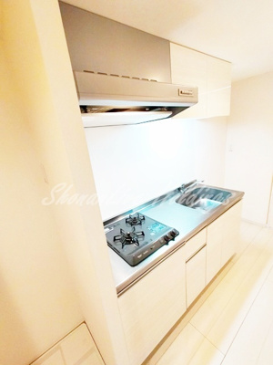 【キッチン】 | リブリ・シャトー・デ・ザールⅥ | 広々としたキッチンです♪