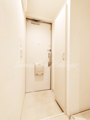 【玄関】 | リブリ・シャトー・デ・ザールⅥ | お履き物が多い方にもおすすめ♪