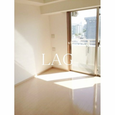 【居間・リビング】 | プレール・ドゥーク西大島駅前 | 洋室のお部屋です。