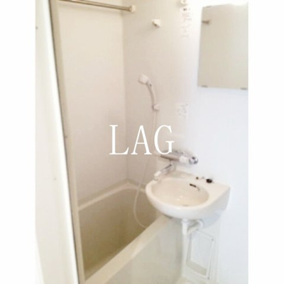 【浴室】 | プレール・ドゥーク西大島駅前 | お風呂です。