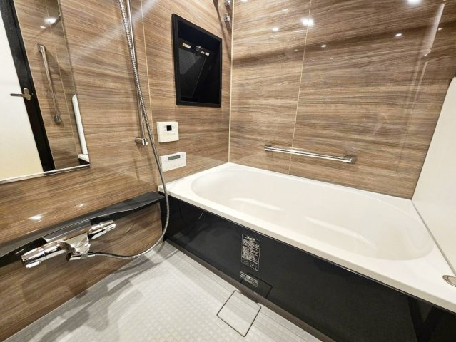 ワコーレ芦屋レフィーナの浴室|日々の疲れを癒すお風呂付です