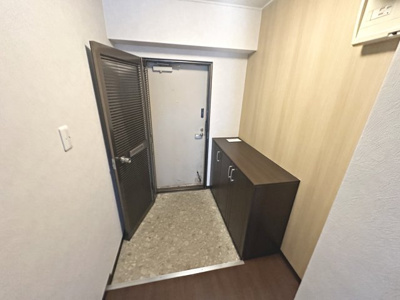 【玄関】 | 南海狭山コーポ２号棟 | 玄関にシューズボックスありますよ！玄関周りもスッキリ片付きますね♪
