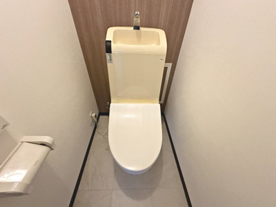 【トイレ】 | 南海狭山コーポ２号棟 | 温水洗浄便座ですので、寒い日も温かい便座で安心して使用していただけますよ♪