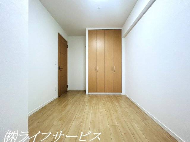 【洋室】 | シティオアシス東三国 | サービスルーム５帖／クローゼット有