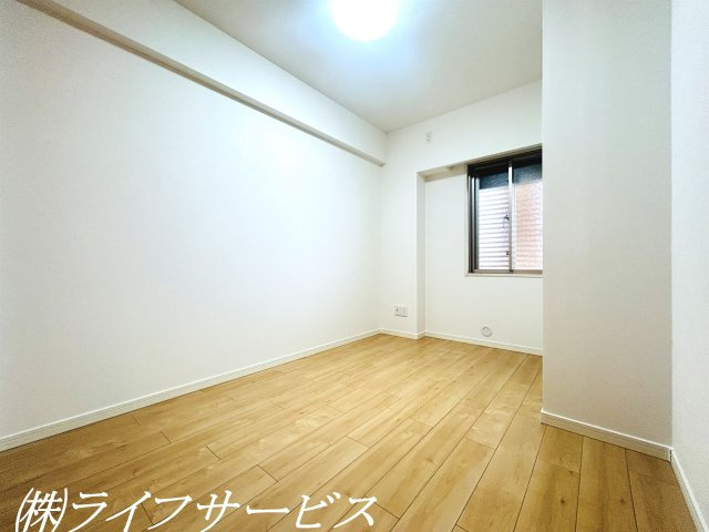 【洋室】 | シティオアシス東三国 | サービスルーム５帖／クローゼット有