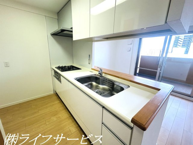 【キッチン】 | シティオアシス東三国 | システムキッチン／３口ガスコンロのカウンターキッチン