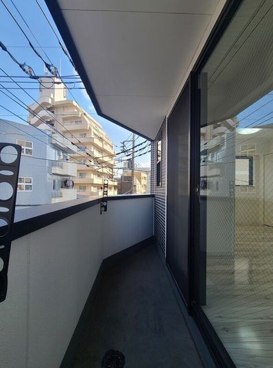 ポルテフォルトゥーナ蕨のバルコニー|別号室参考写真です。