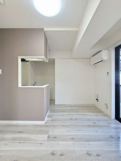 ポルテフォルトゥーナ蕨の居間・リビング|別号室参考写真です。