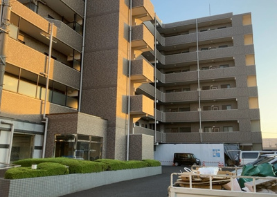 【現況写真】 | ライオンズマンション橋本台第２ | 眺望の良さを楽しめるダイニングキッチンで家族団らんの時間を過ごしてはいかがでしょうか。バルコニーから見える景色を家族で眺める時間は、時間が経つのを忘れてしまいそうですね。是非、現地を見に行きましょう！