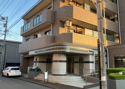 【その他】 | ライオンズマンション橋本台第２ | 道幅が広い場所は日当たりや風通が良好です。幅が広いのですれ違いも可能ですし大きな車でも駐車可能！一方で、大型車が通ることも多くなるため交通量の増加により騒音に繋がります。また土地の値段が高くなります。